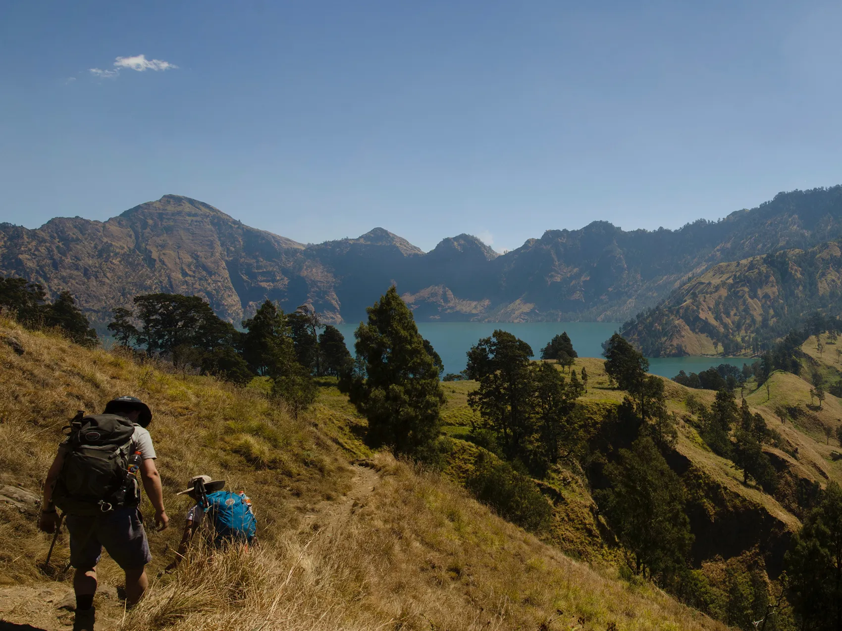 mount rinjani trekking via senaru